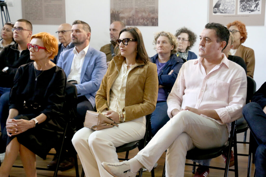 Sačuvano vrijedno umjetničko naslijeđe Tuzle: Restaurirano djelo Ismeta Mujezinovića ‘Oslobođenje Tuzle 1943.’