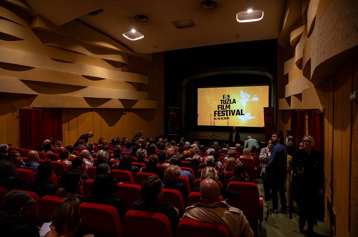 Pred punom salom Narodnog pozorišta Tuzla svečano otvoren jubilarni 15. Tuzla Film Festival Pred punom salom Narodnog pozorišta Tuzla svečano otvoren jubilarni 15. Tuzla Film Festival